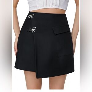 New with tags WDIRARA Women's Bow Front Wrap Mini Skirt